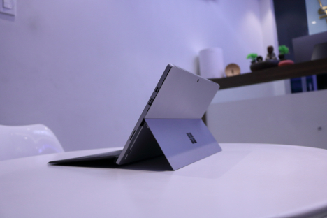 Surface Pro 4 ( i5/8GB/256GB ) + Type Cover 6